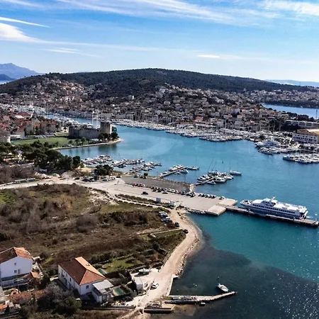 Glass Sea Apartman *